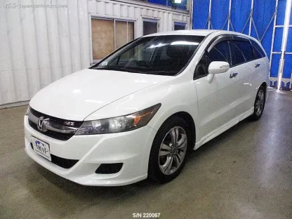 Scrapping:  2006 Honda Stream (Used Parts)